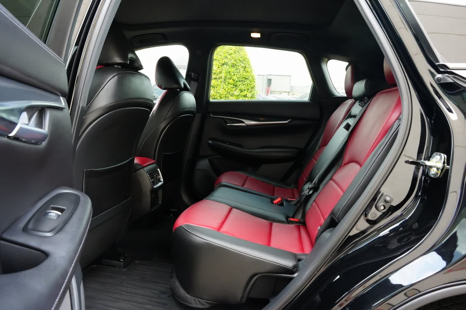 Thumbnail: 2025 INFINITI QX50 - 19