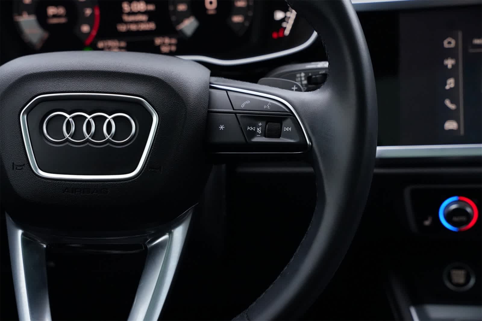 Thumbnail: 2022 Audi Q3 - 11