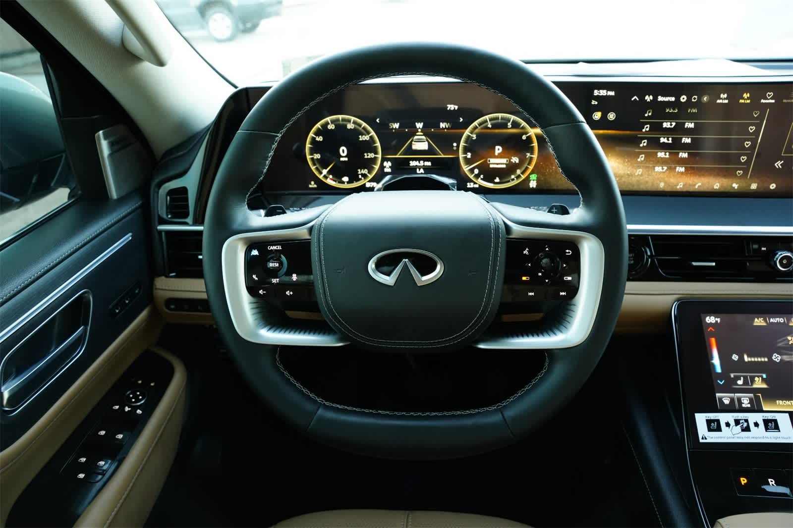 Thumbnail: 2025 INFINITI QX80 - 9