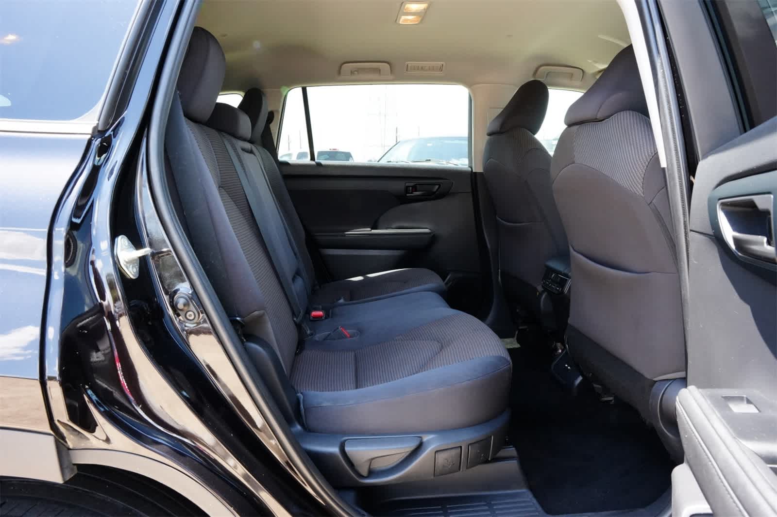 Thumbnail: 2020 Toyota Highlander - 22