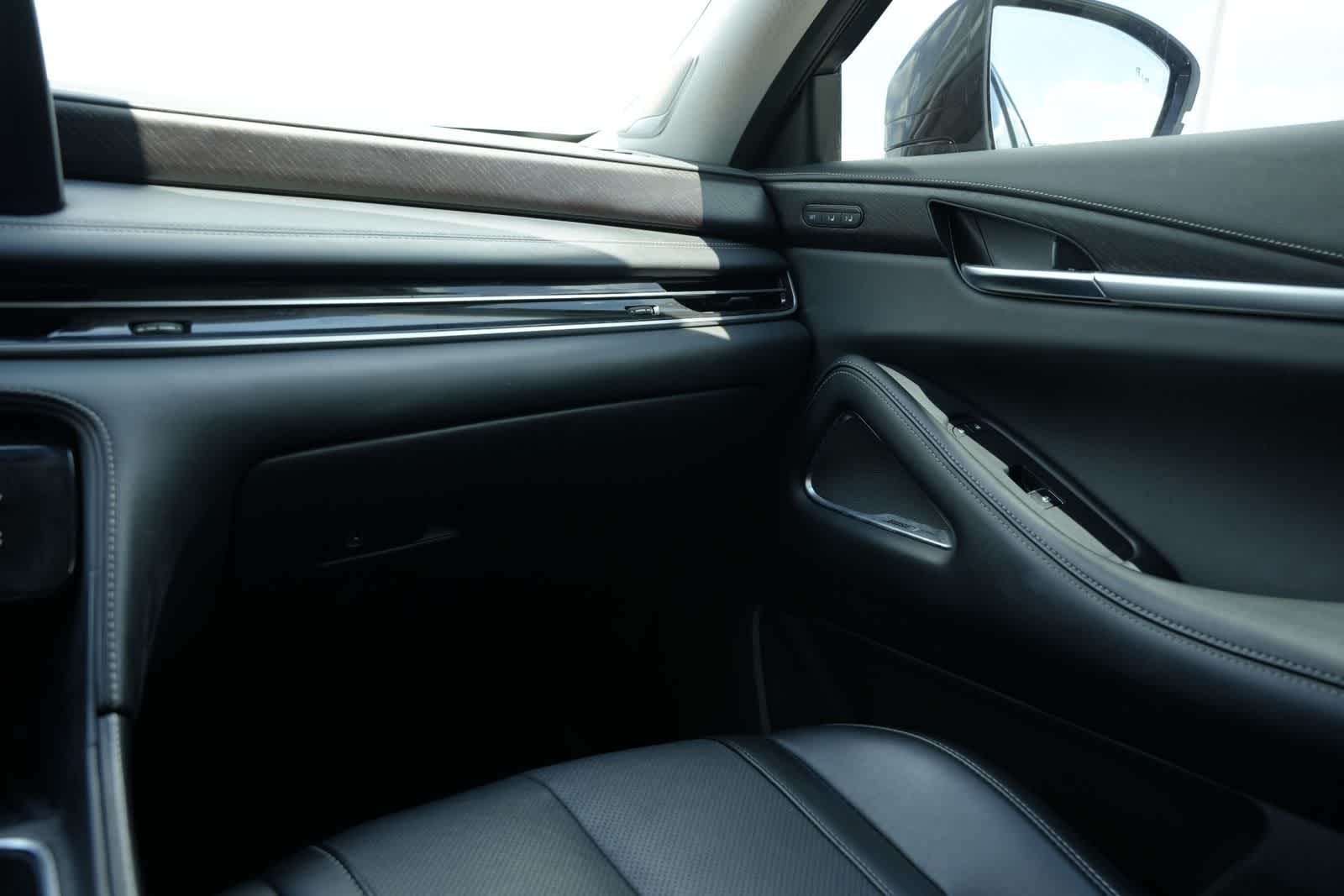 Thumbnail: 2023 INFINITI QX60 - 8