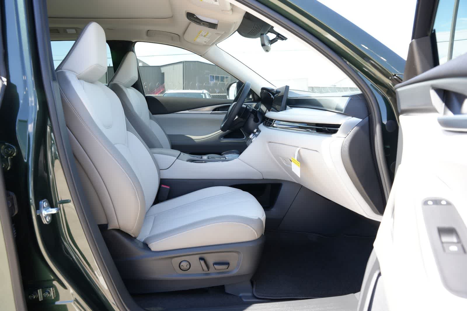Thumbnail: 2027 INFINITI QX60 - 23