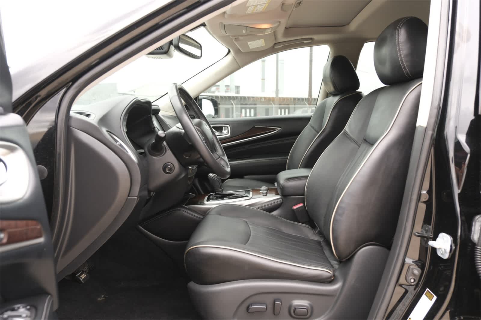 Thumbnail: 2019 INFINITI QX60 - 16