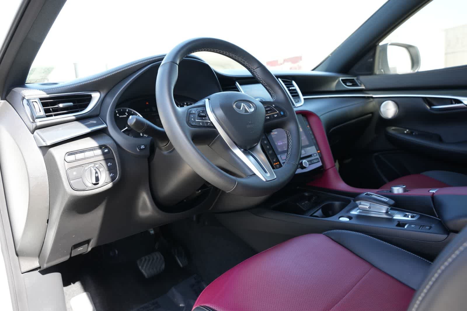 Thumbnail: 2025 INFINITI QX50 - 16