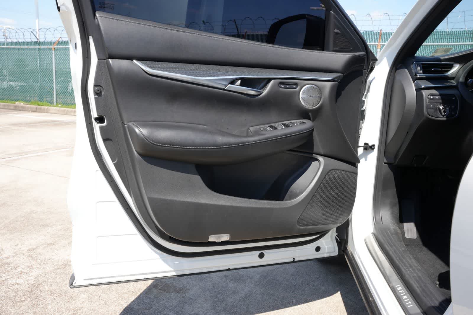 Thumbnail: 2023 INFINITI QX50 - 17