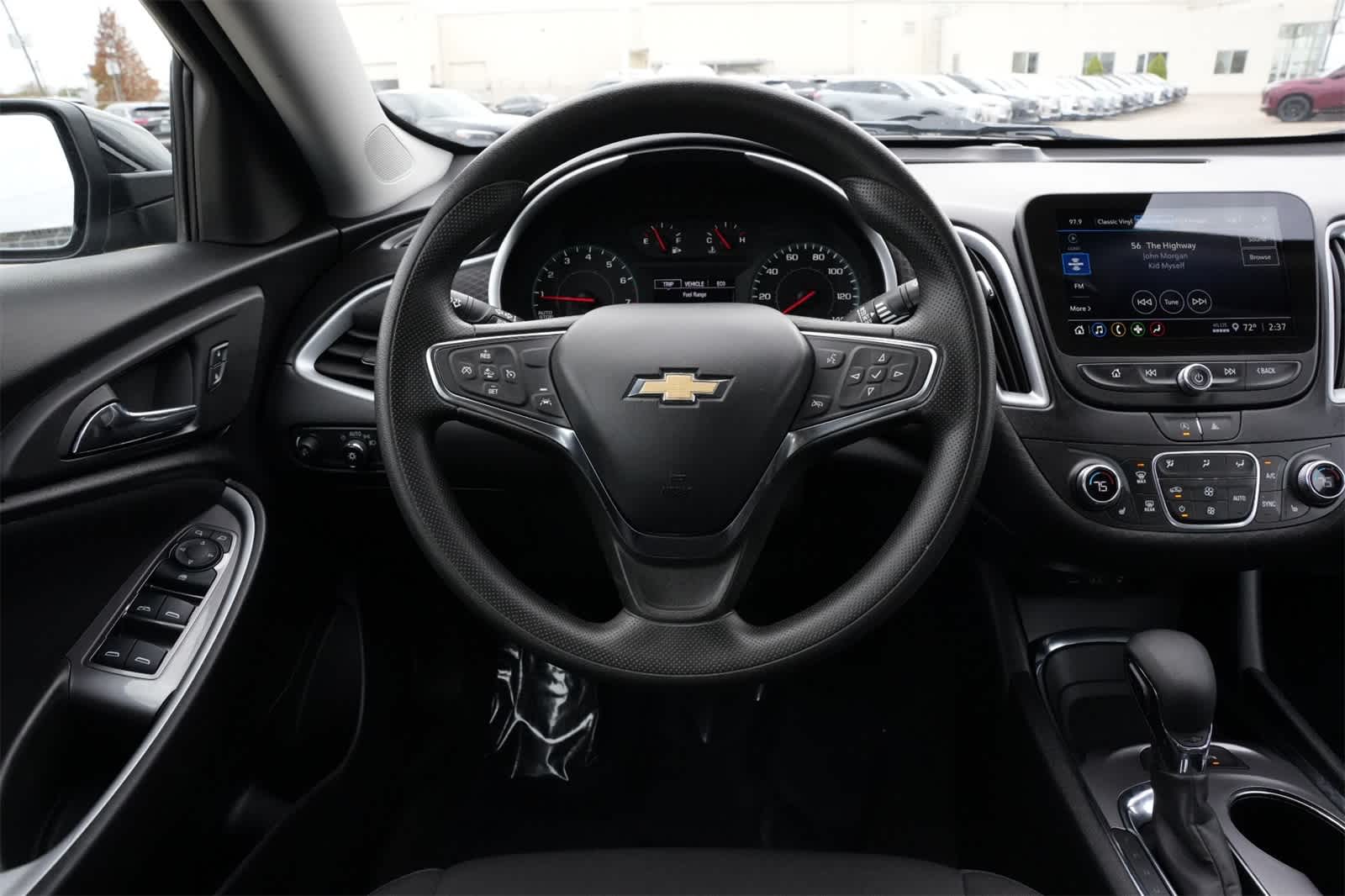 Thumbnail: 2024 Chevrolet Malibu - 9