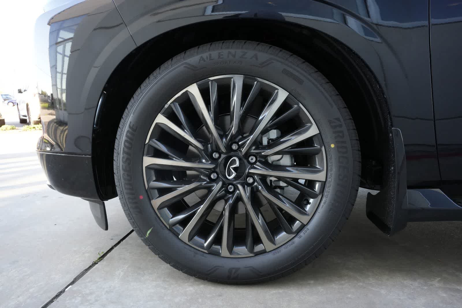 Thumbnail: 2026 INFINITI QX80 - 26