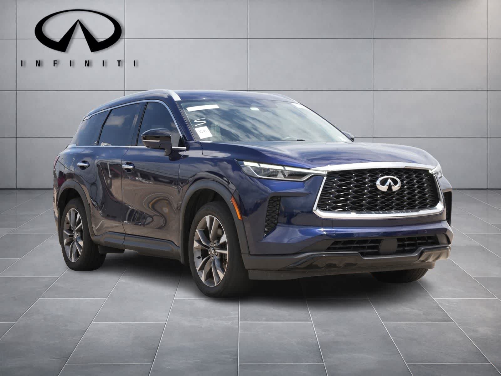 Thumbnail: 2023 INFINITI QX60 - 3