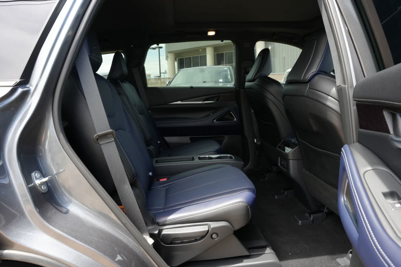 Thumbnail: 2026 INFINITI QX60 - 21