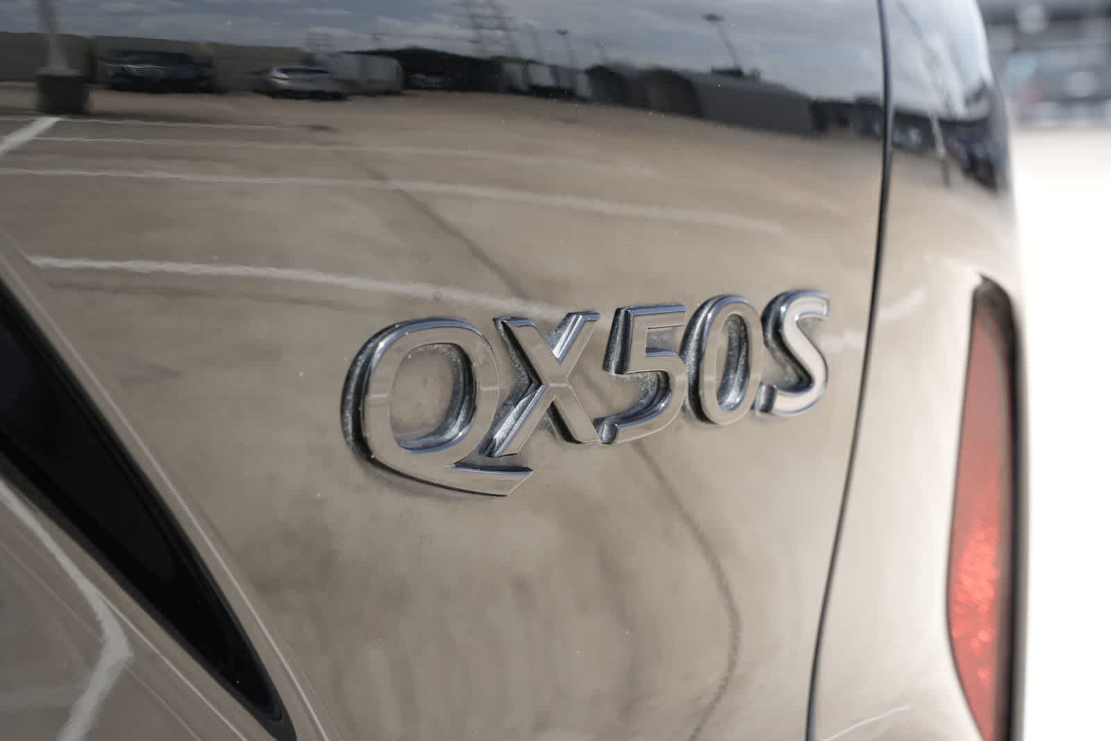 Thumbnail: 2023 INFINITI QX50 - 18