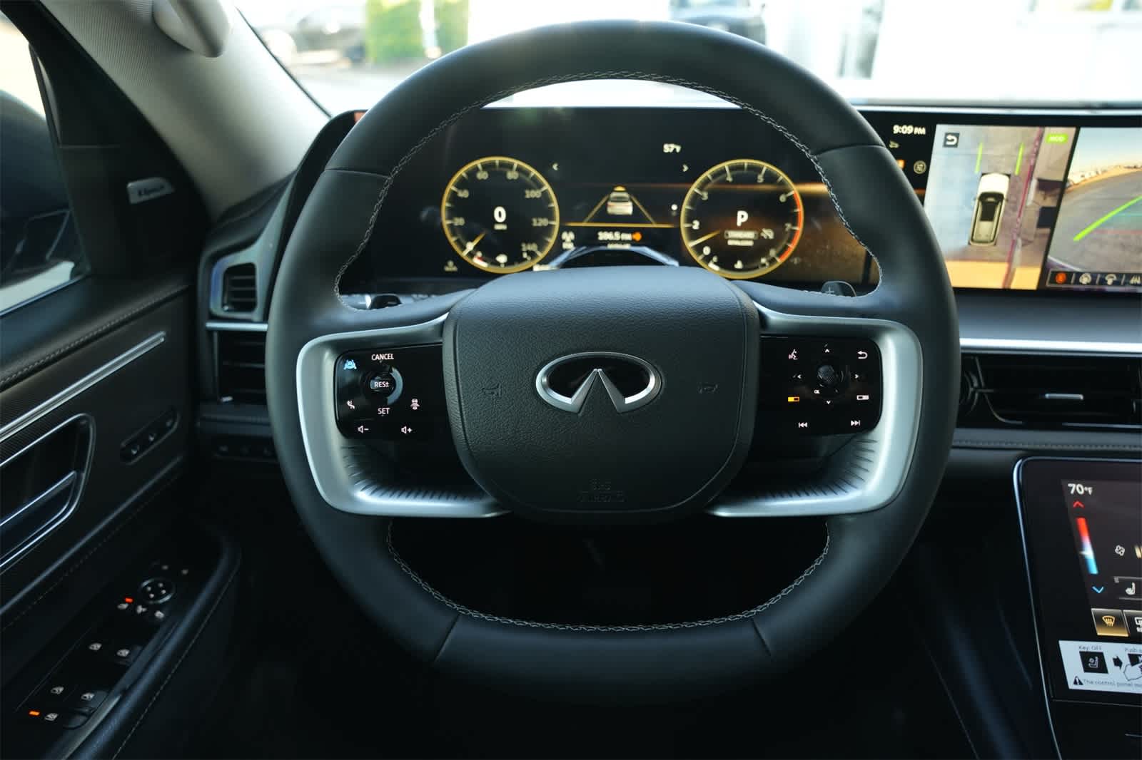 2025 INFINITI QX80 Luxe 11