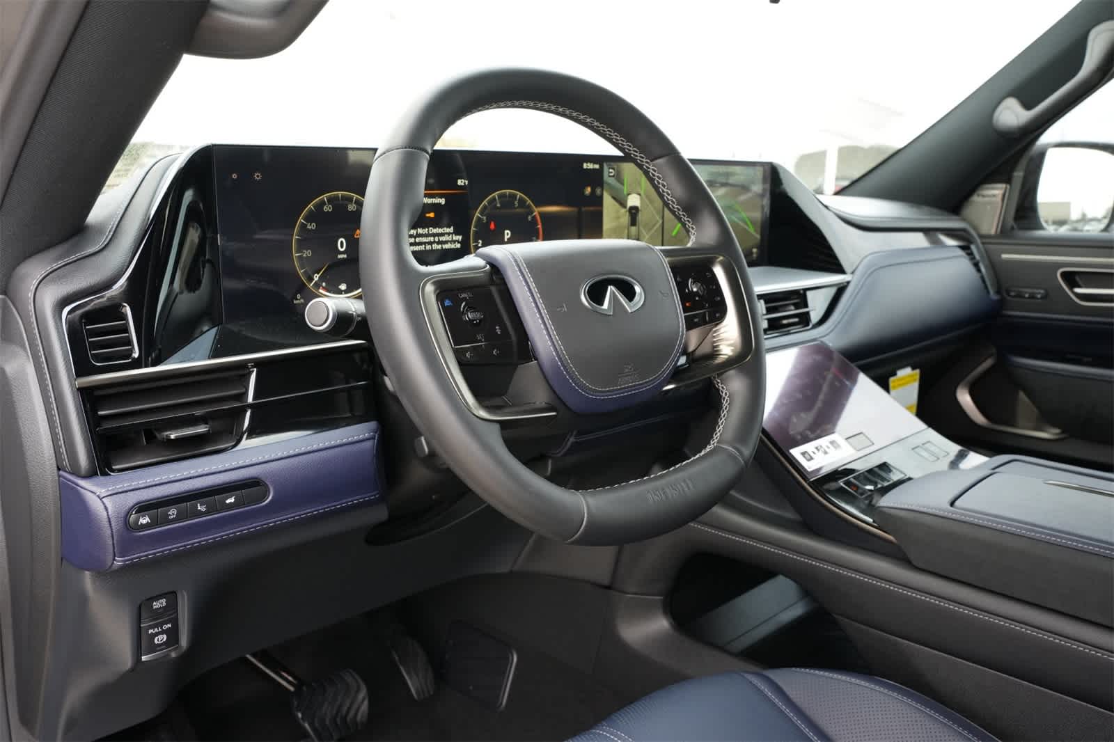 Thumbnail: 2026 INFINITI QX80 - 16