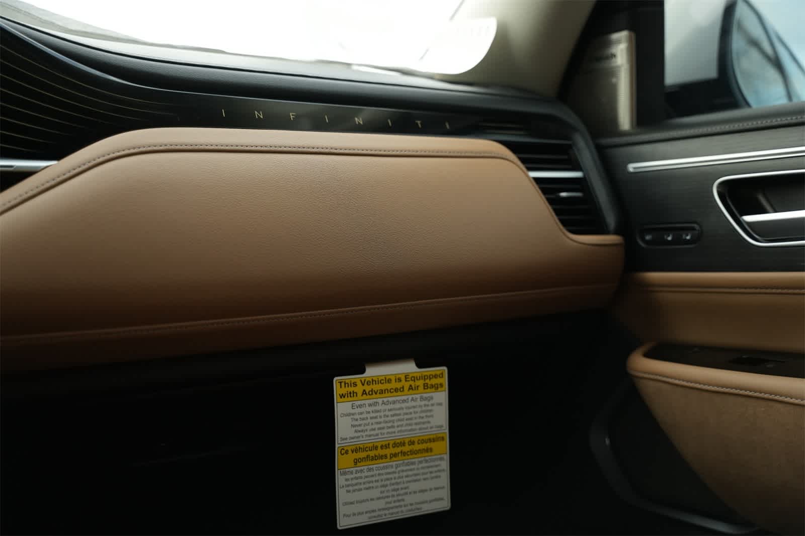 Thumbnail: 2025 INFINITI QX80 - 8