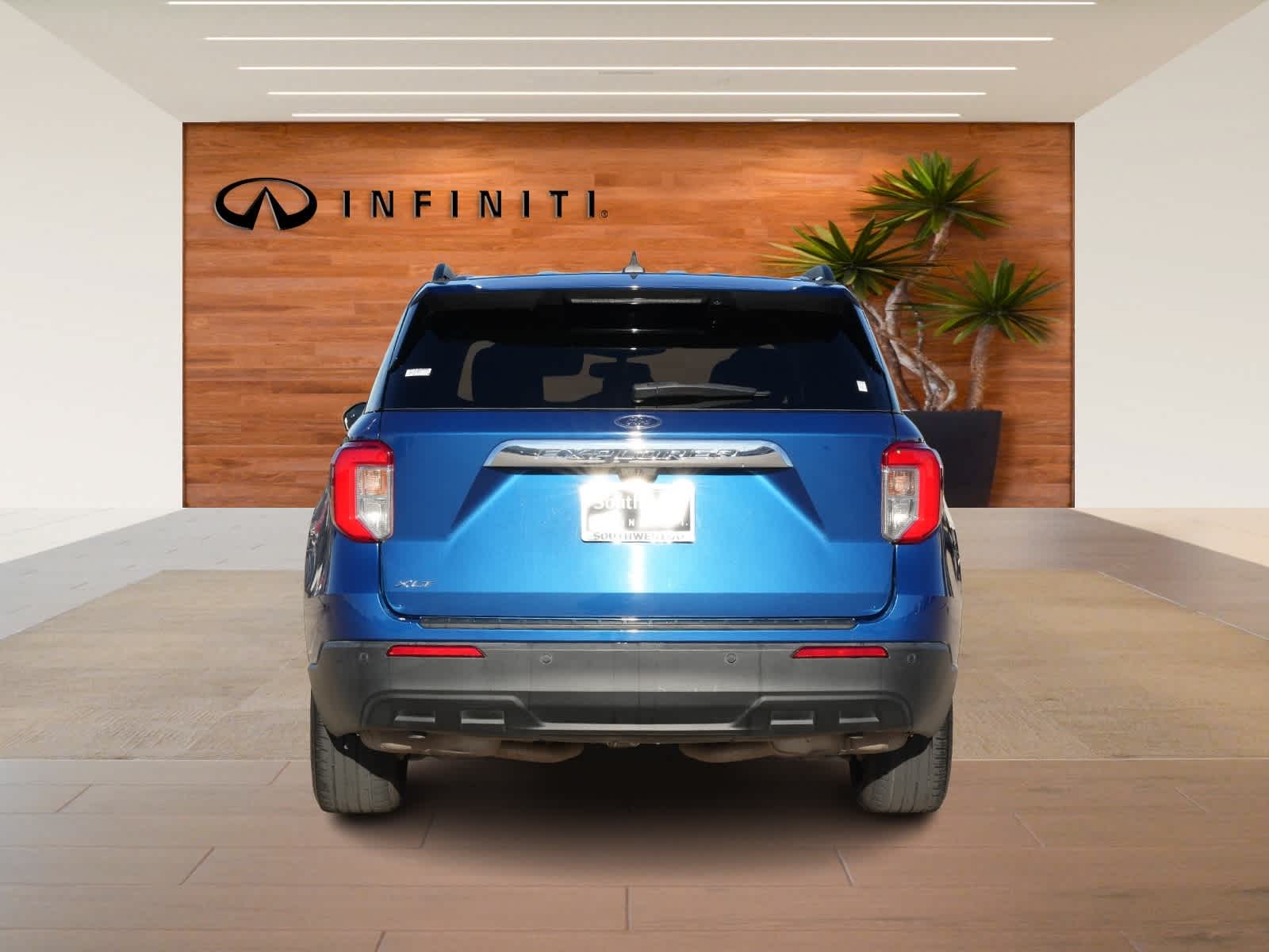 Thumbnail: 2022 Ford Explorer - 6