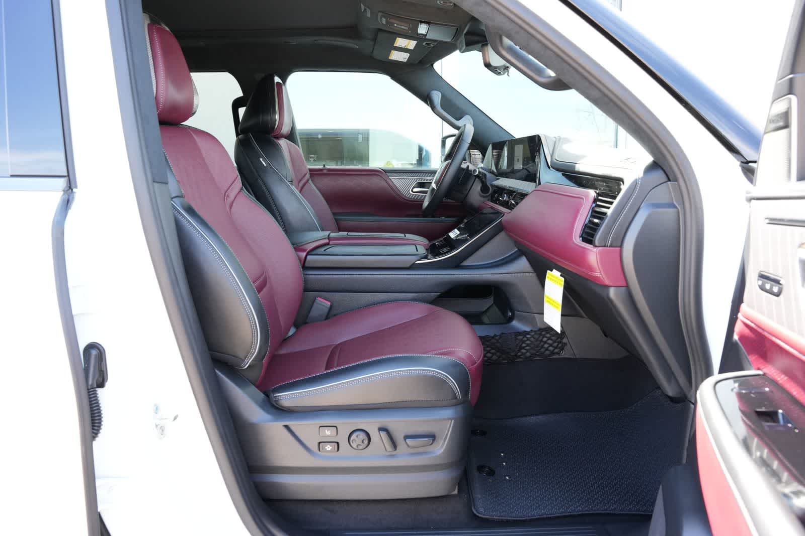 Thumbnail: 2026 INFINITI QX80 - 22