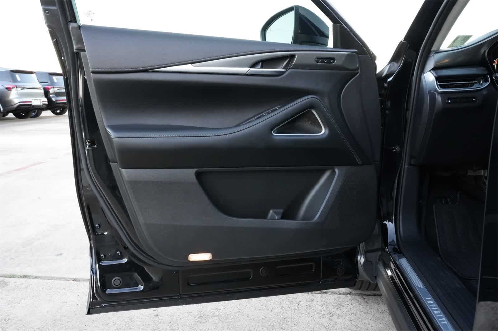 Thumbnail: 2026 INFINITI QX60 - 18