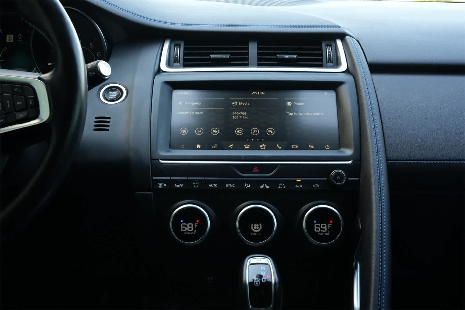 Thumbnail: 2019 Jaguar E-Pace - 13