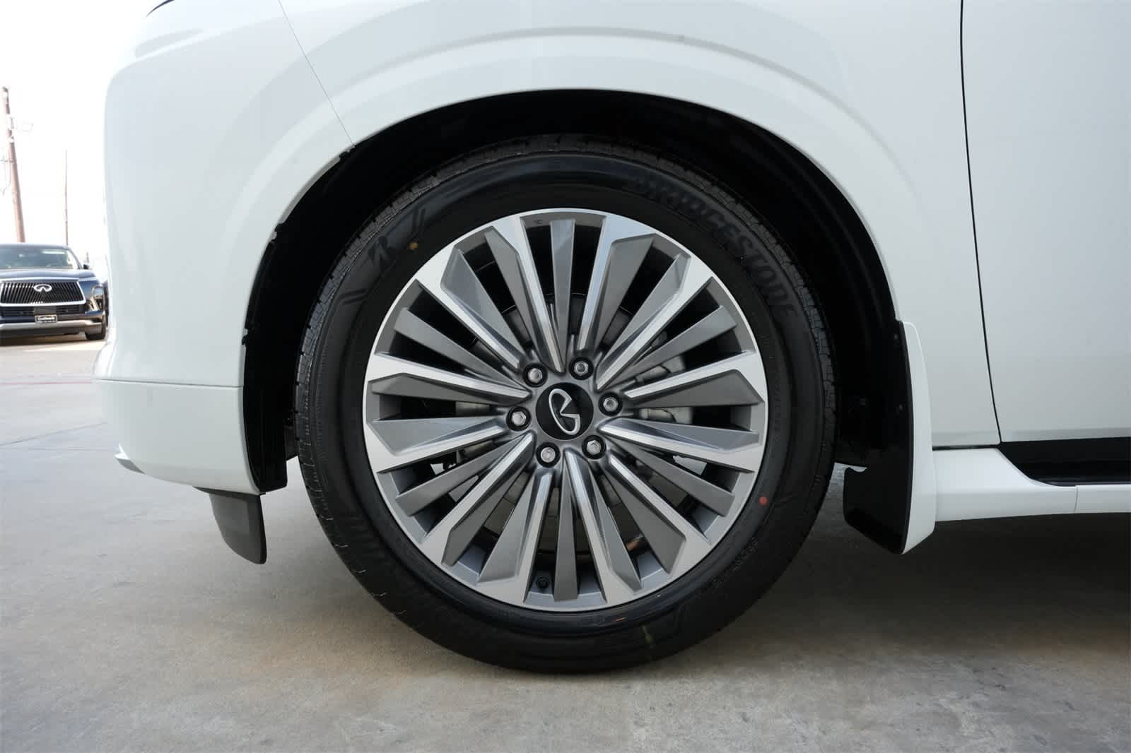 Thumbnail: 2026 INFINITI QX80 - 25