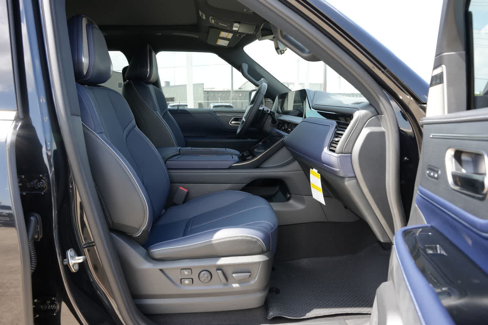 Thumbnail: 2026 INFINITI QX80 - 22