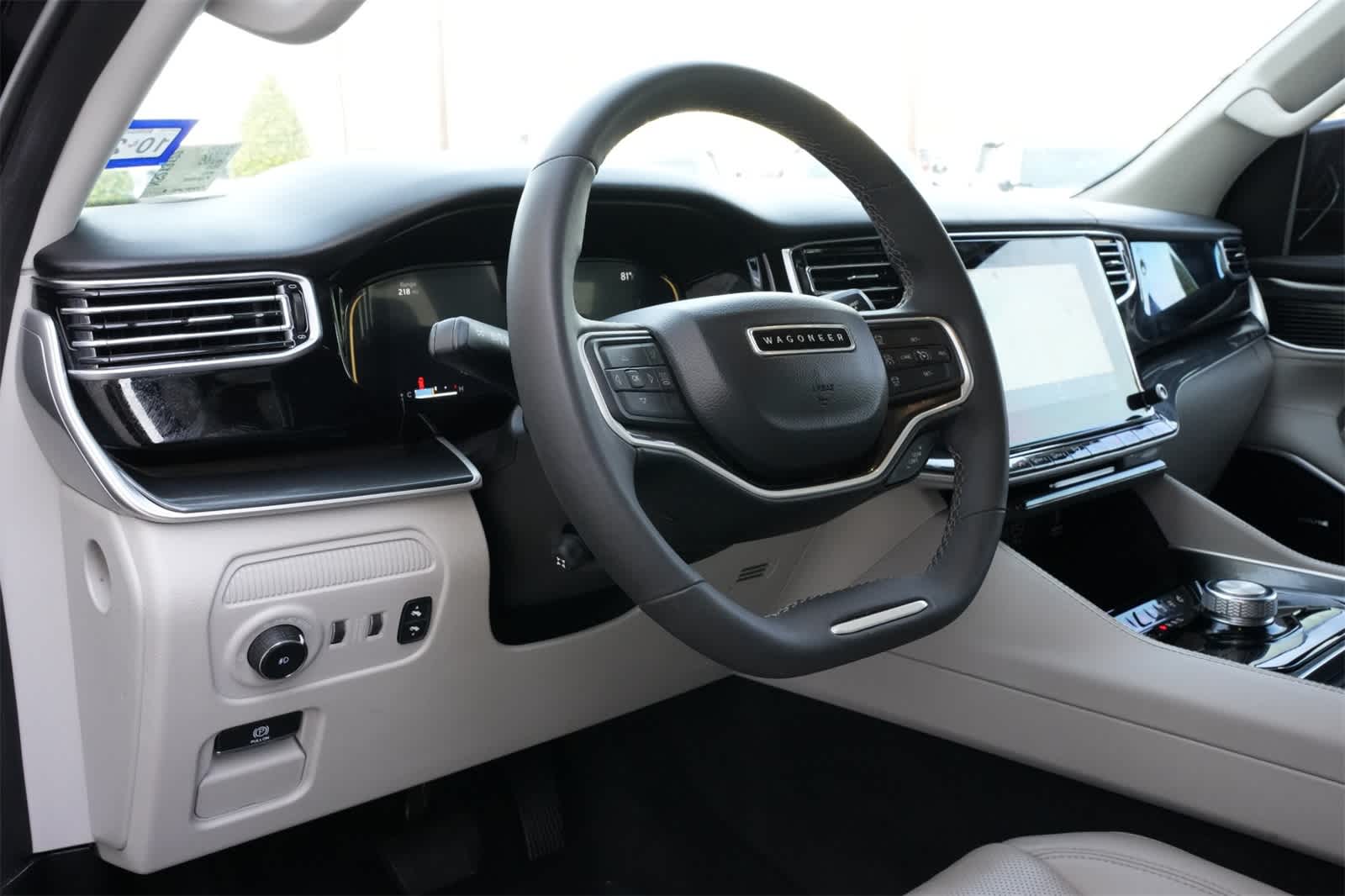 Thumbnail: 2022 Jeep Wagoneer - 16