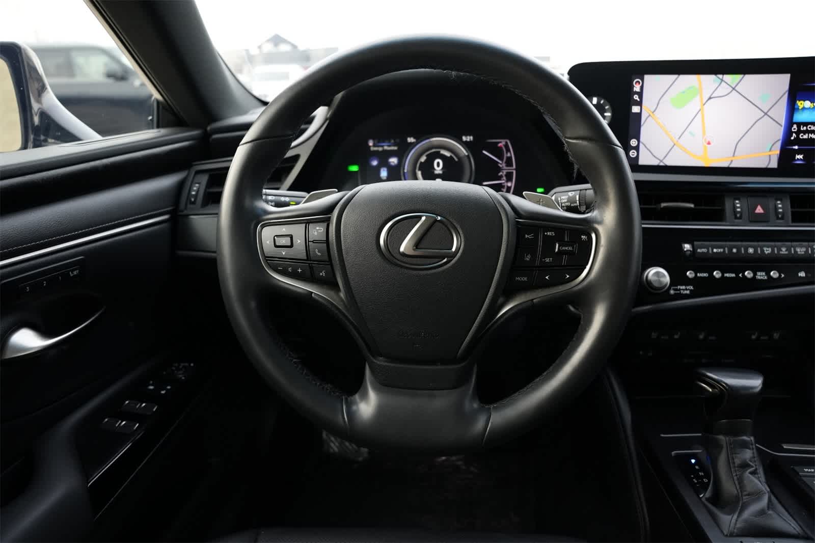 Thumbnail: 2022 Lexus ES - 9