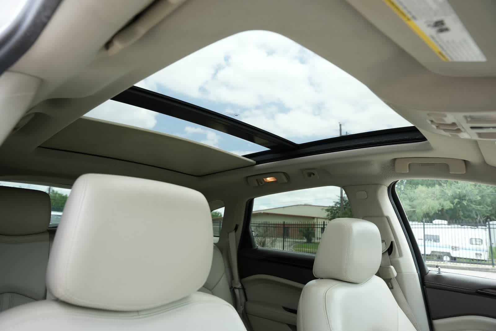 Thumbnail: 2015 Cadillac SRX - 24