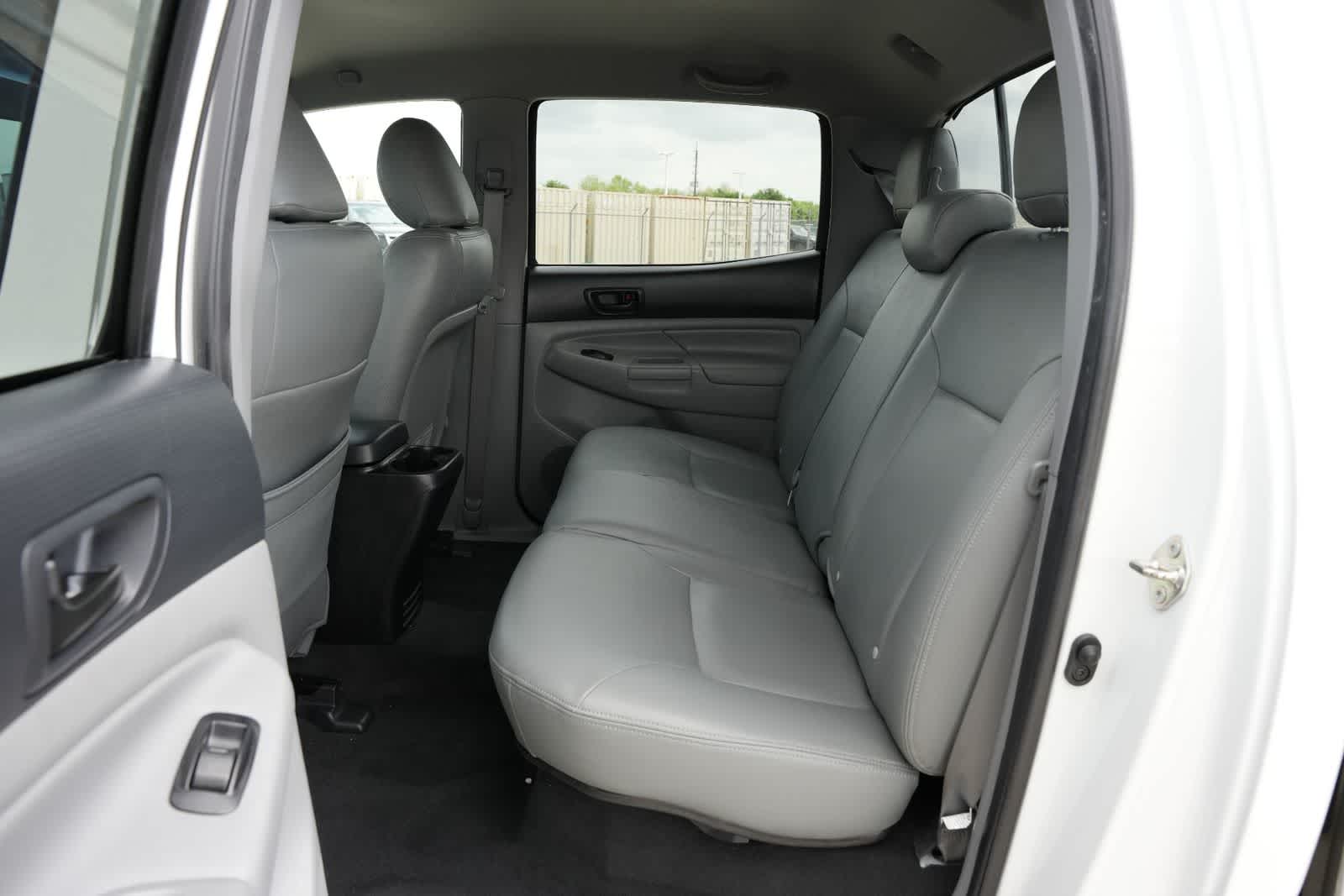 Thumbnail: 2015 Toyota Tacoma - 19