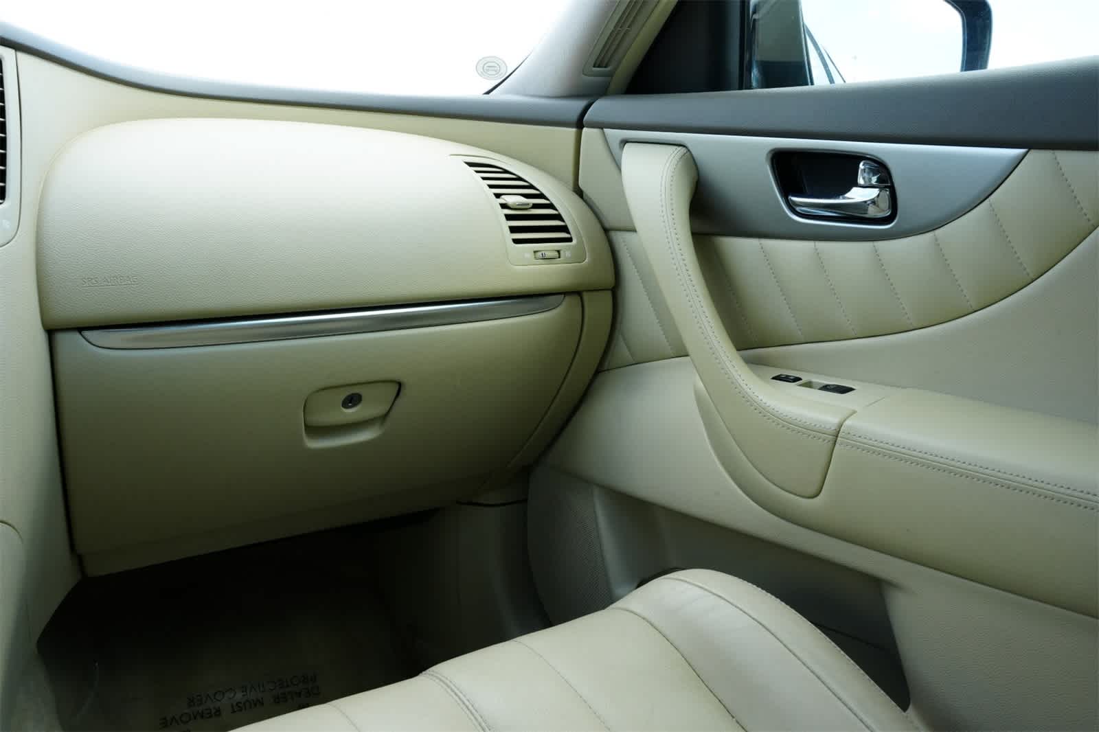 Thumbnail: 2015 INFINITI QX70 - 8