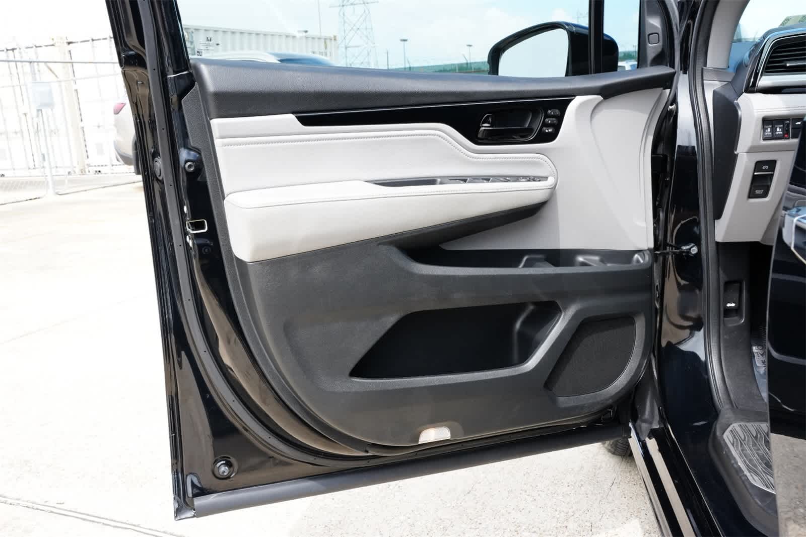 Thumbnail: 2019 Honda Odyssey - 18