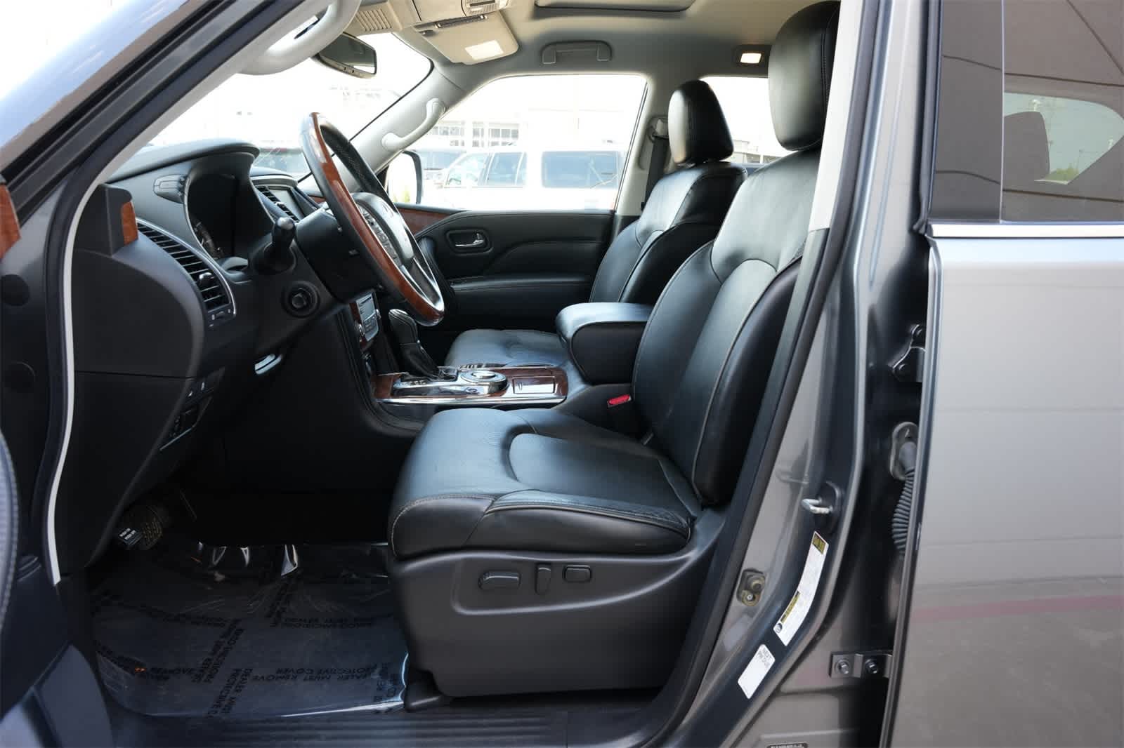 Thumbnail: 2019 INFINITI QX80 - 16