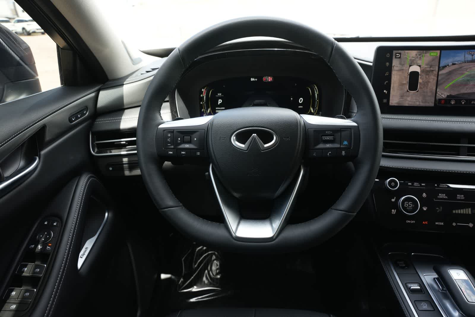 Thumbnail: 2026 INFINITI QX60 - 9