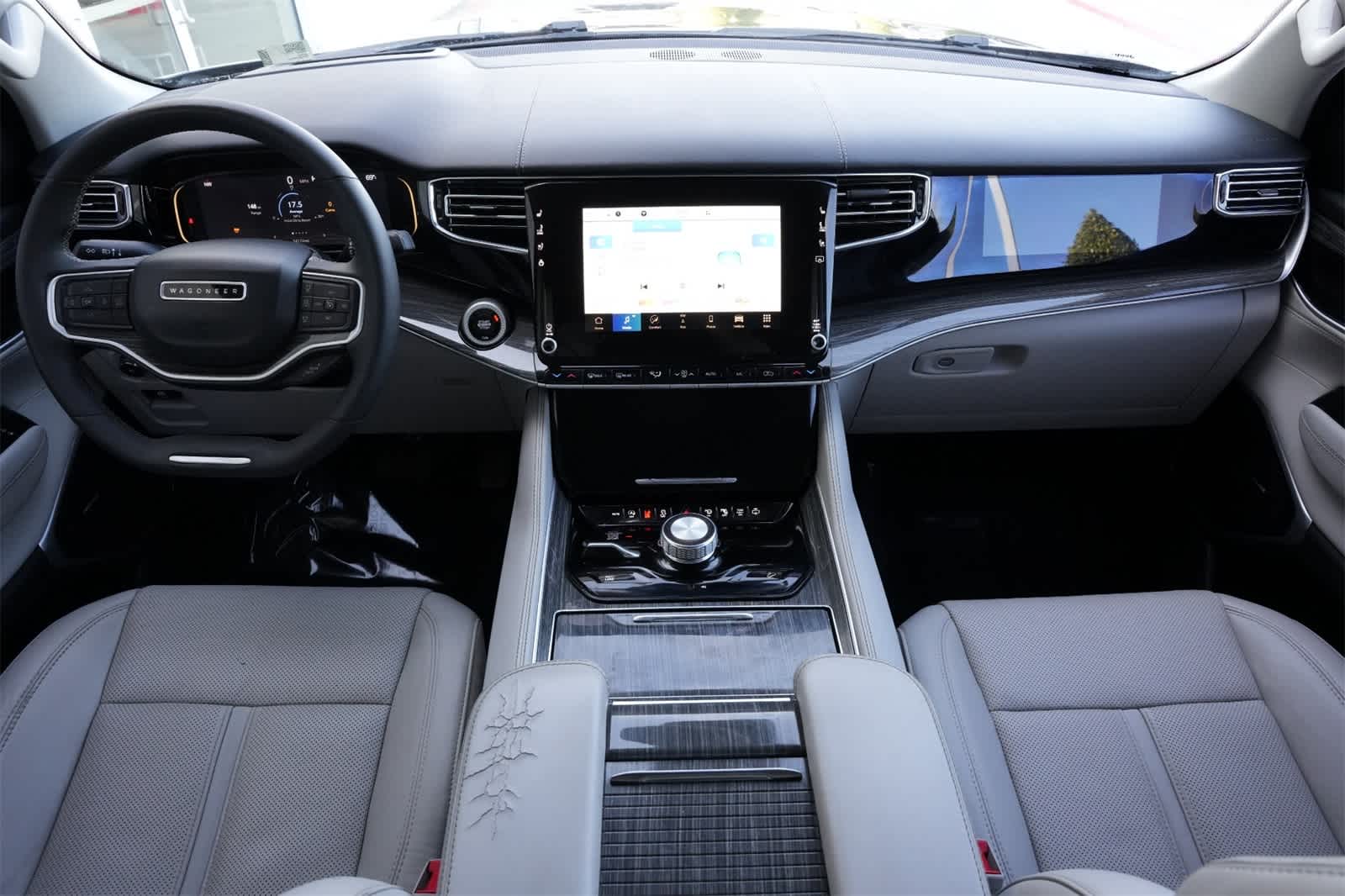 Thumbnail: 2022 Jeep Wagoneer - 7