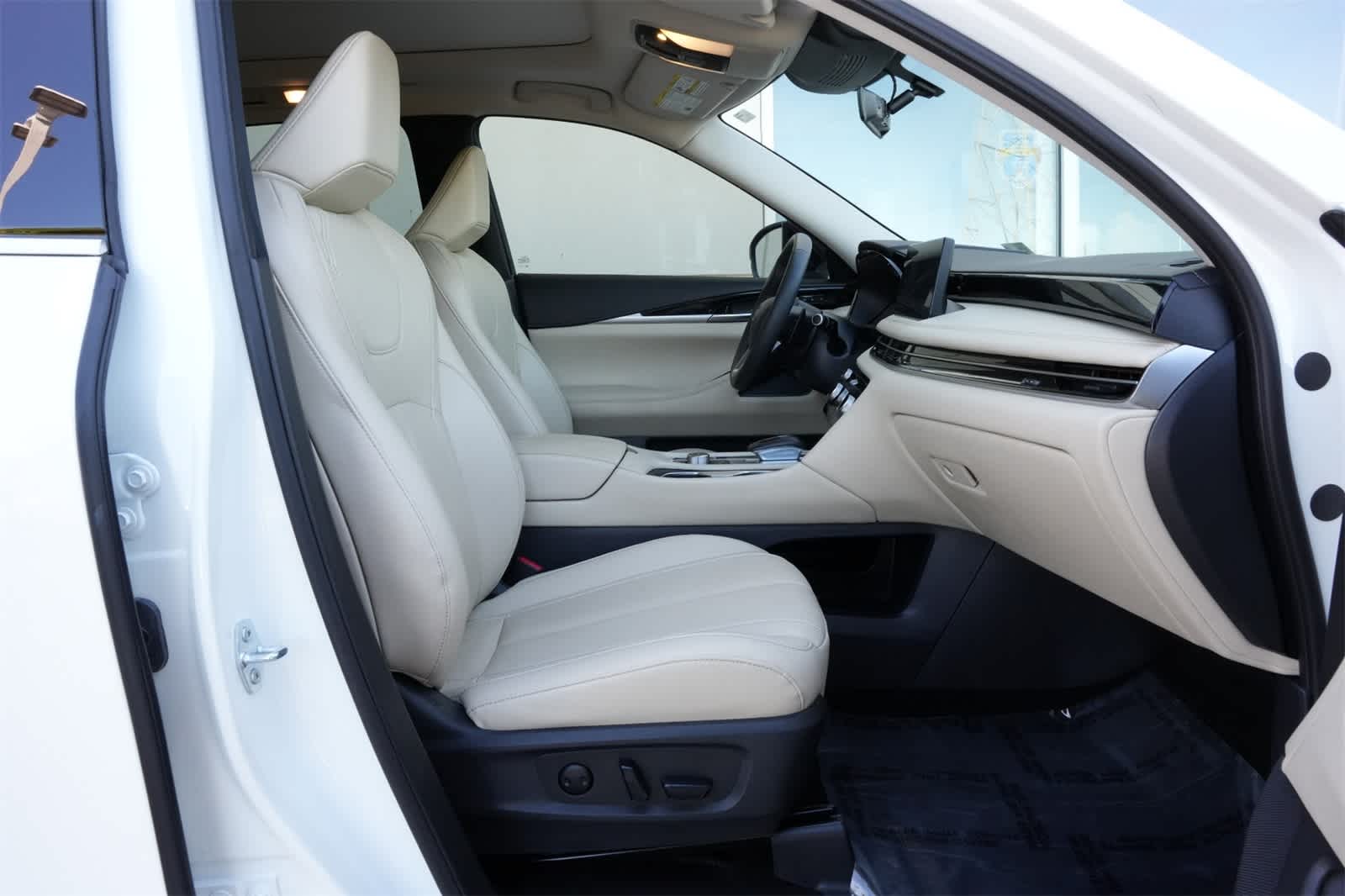 Thumbnail: 2025 INFINITI QX60 - 21