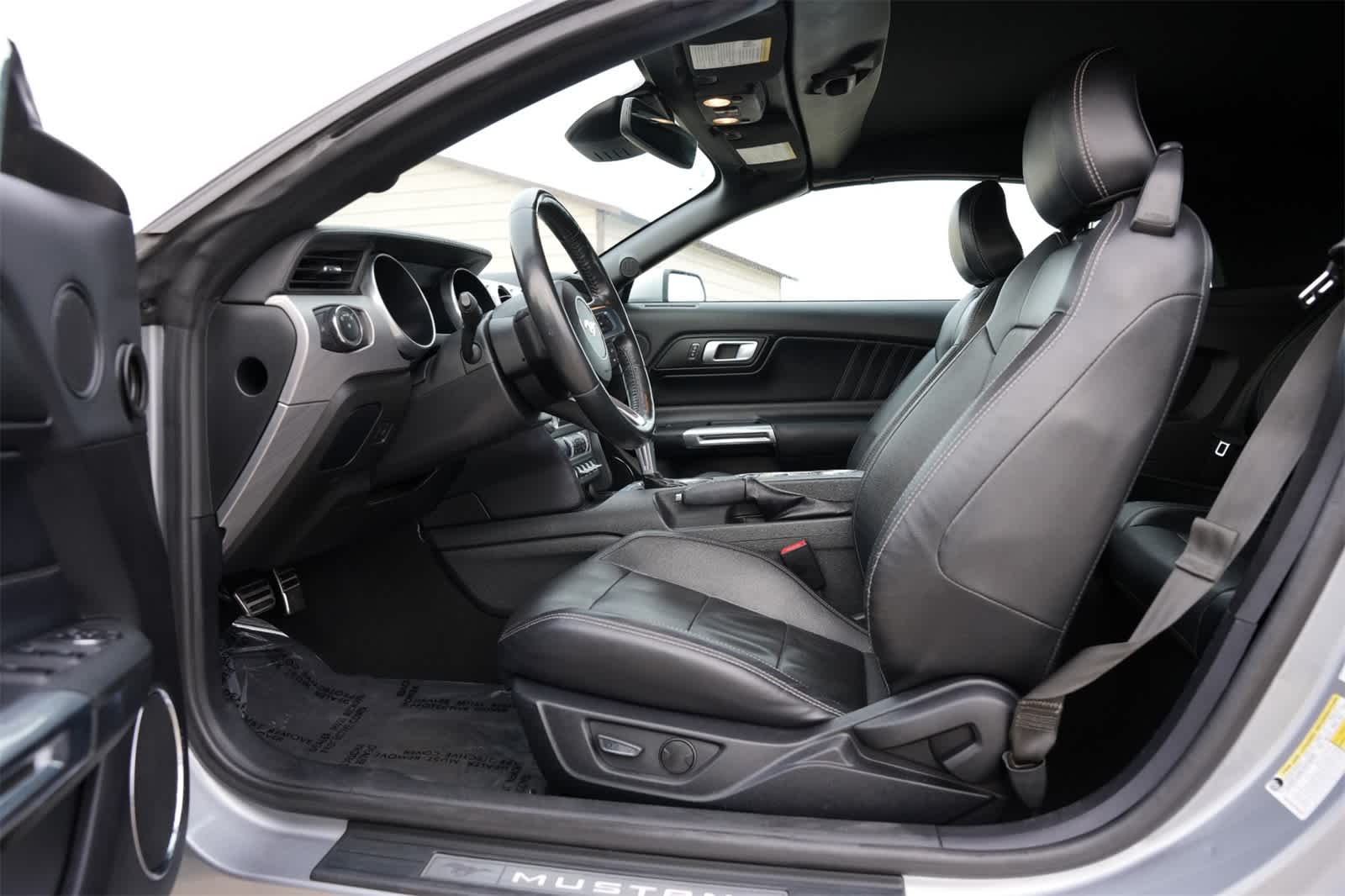 Thumbnail: 2022 Ford Mustang - 16