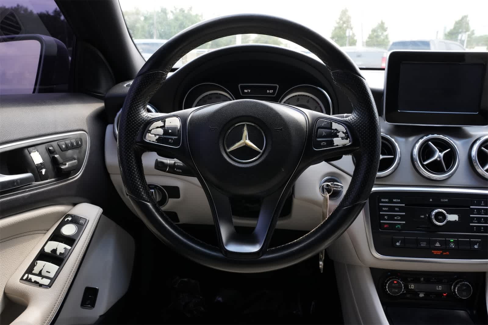 Thumbnail: 2016 Mercedes-Benz GLA - 9