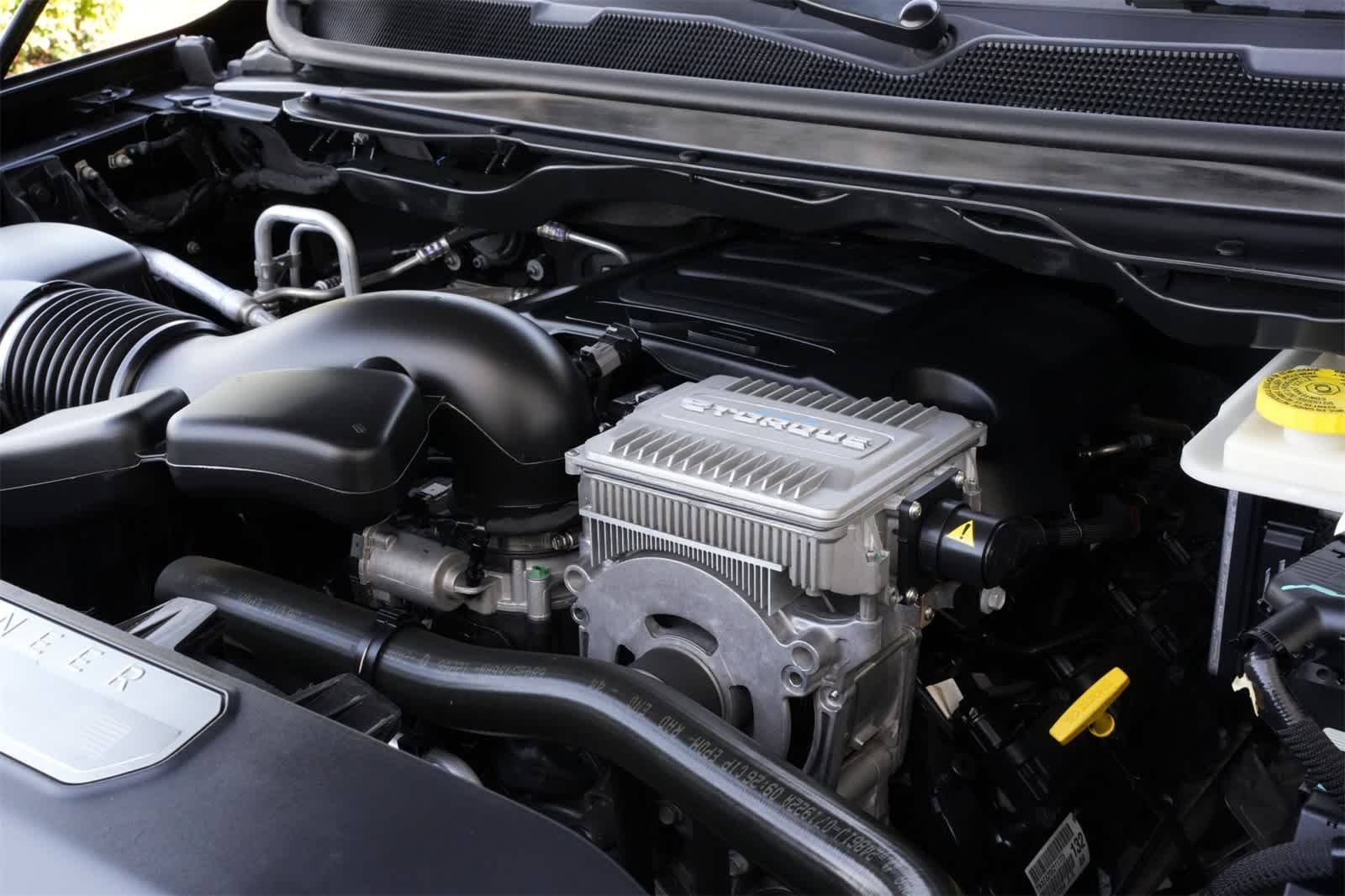 Thumbnail: 2022 Jeep Wagoneer - 24