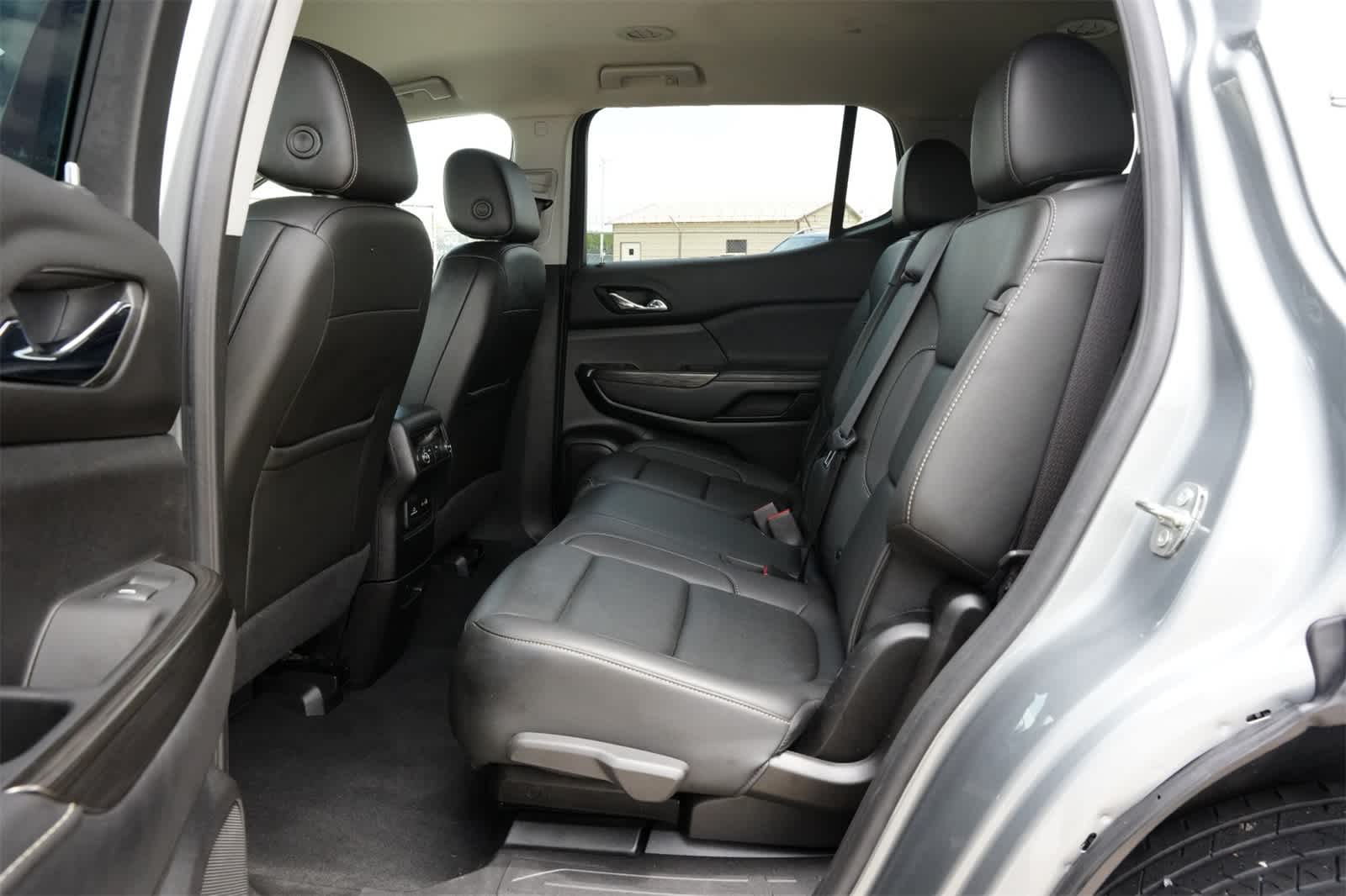 2023 GMC Acadia SLT 17