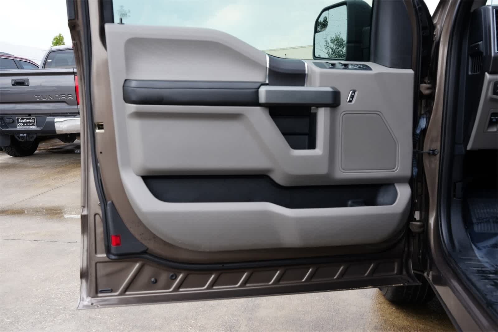 2016 Ford F-150  14