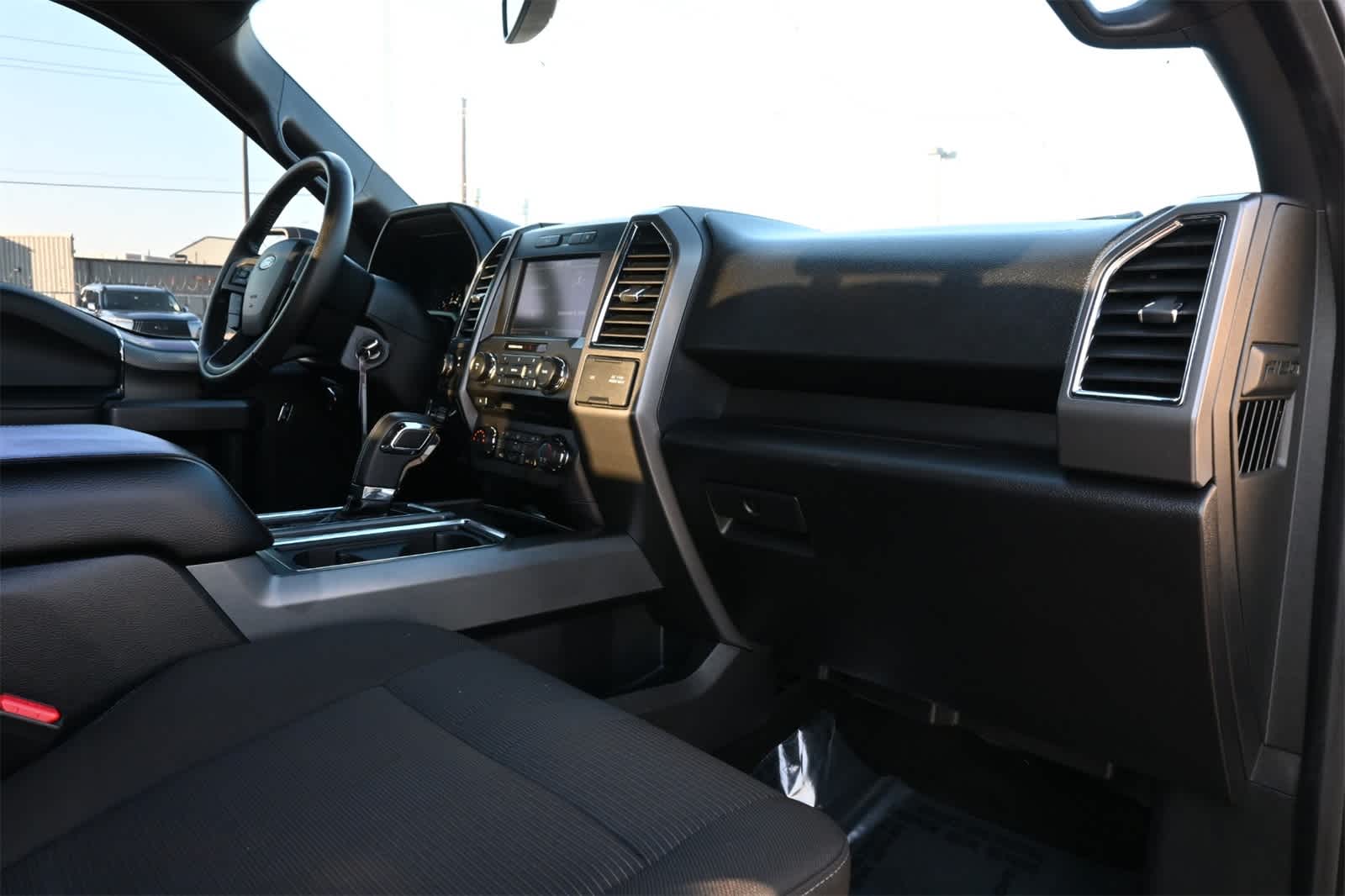 Thumbnail: 2015 Ford F-150 - 21