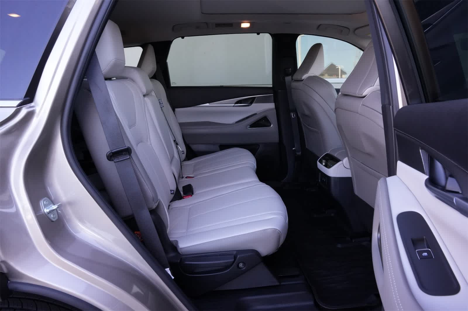 Thumbnail: 2026 INFINITI QX60 - 21