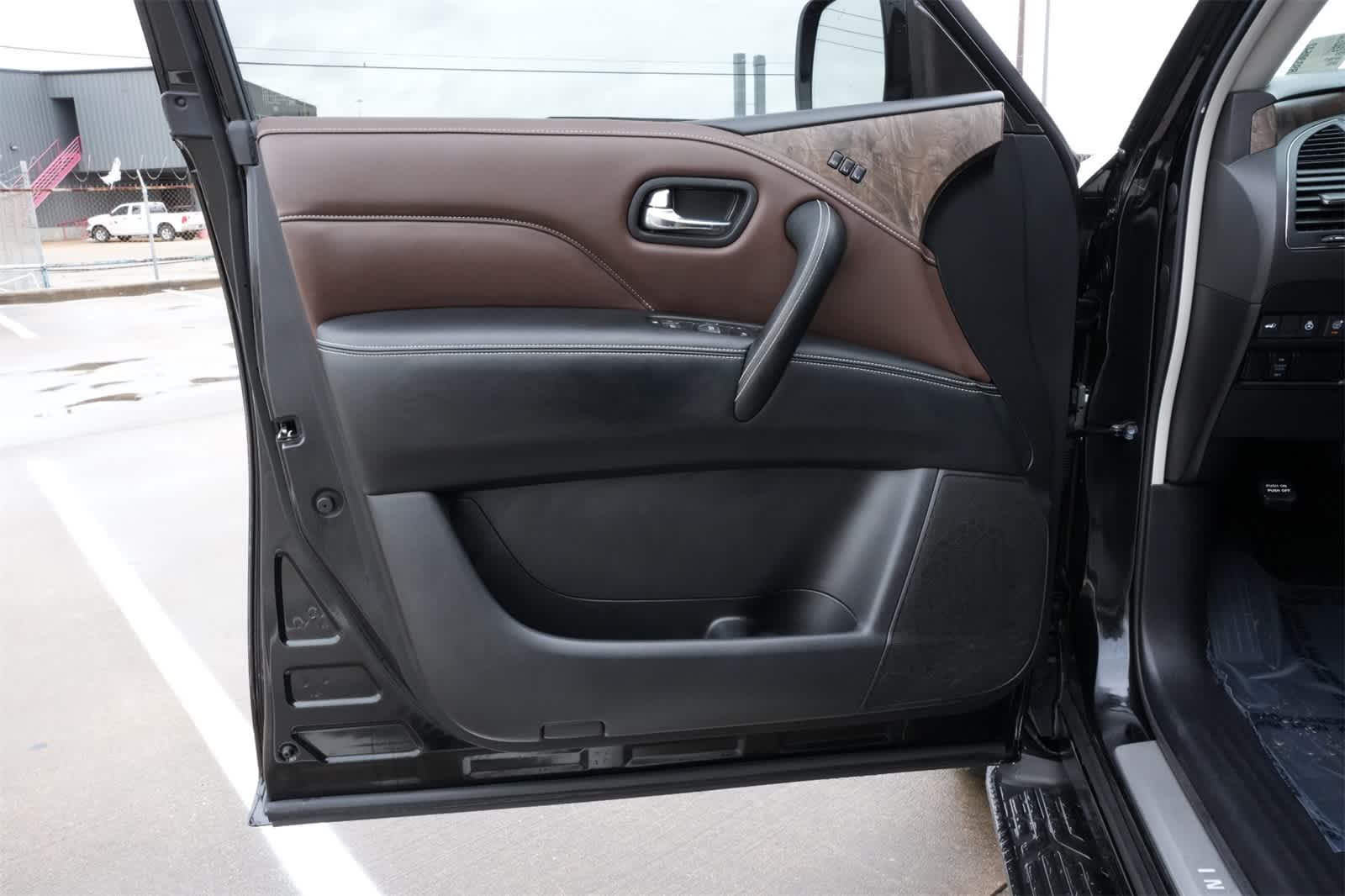 Thumbnail: 2024 INFINITI QX80 - 17