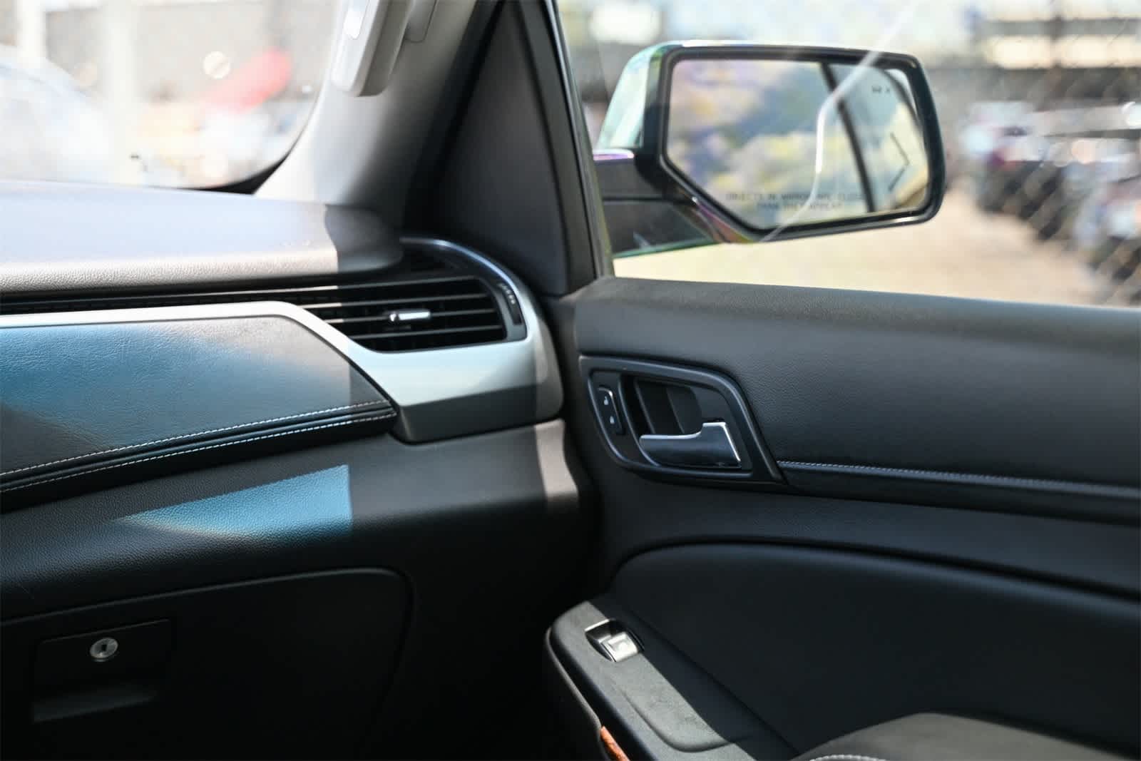 2016 Chevrolet Suburban LTZ 8
