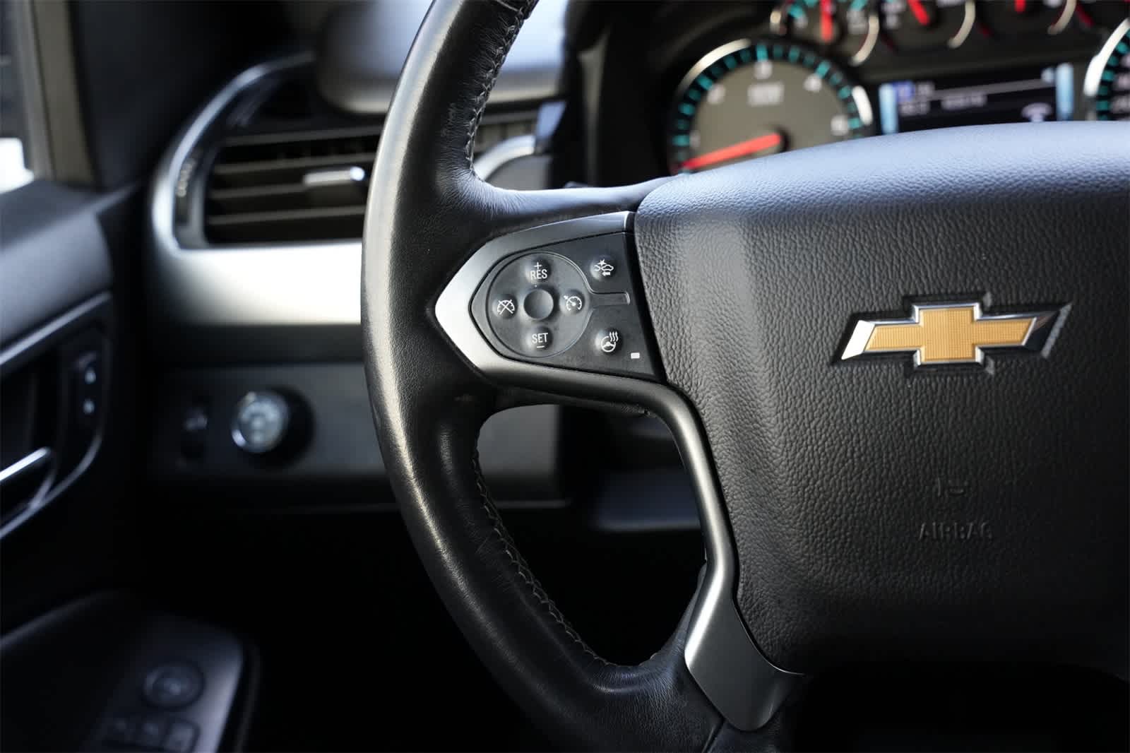 Thumbnail: 2020 Chevrolet Suburban - 10