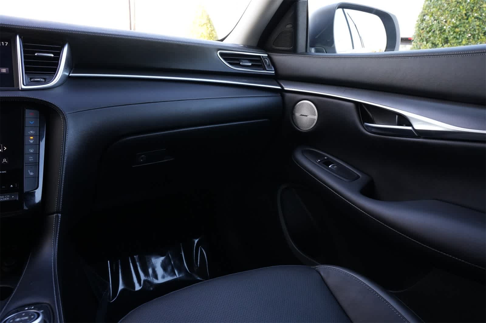 Thumbnail: 2025 INFINITI QX50 - 8