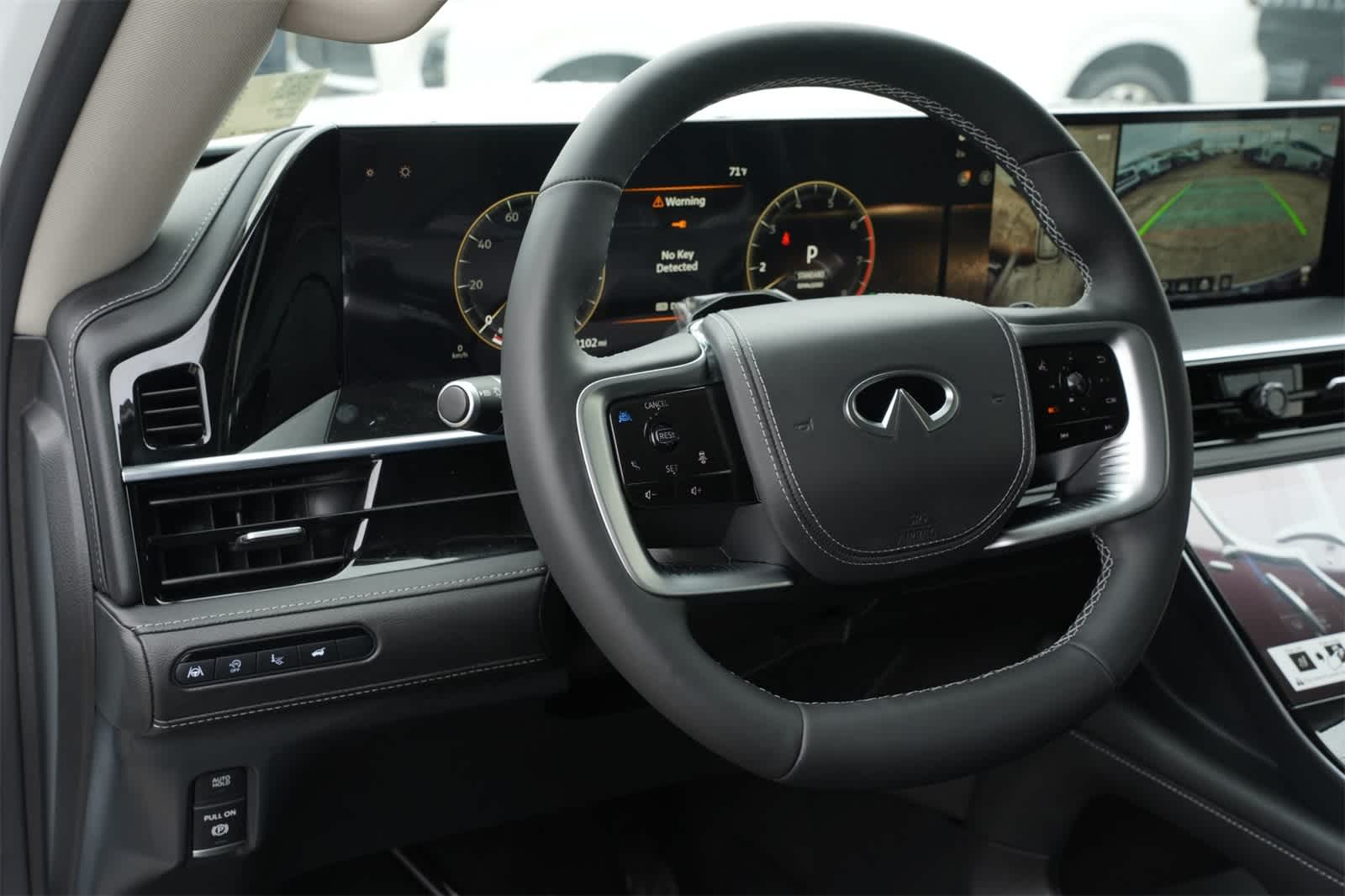 Thumbnail: 2025 INFINITI QX80 - 15
