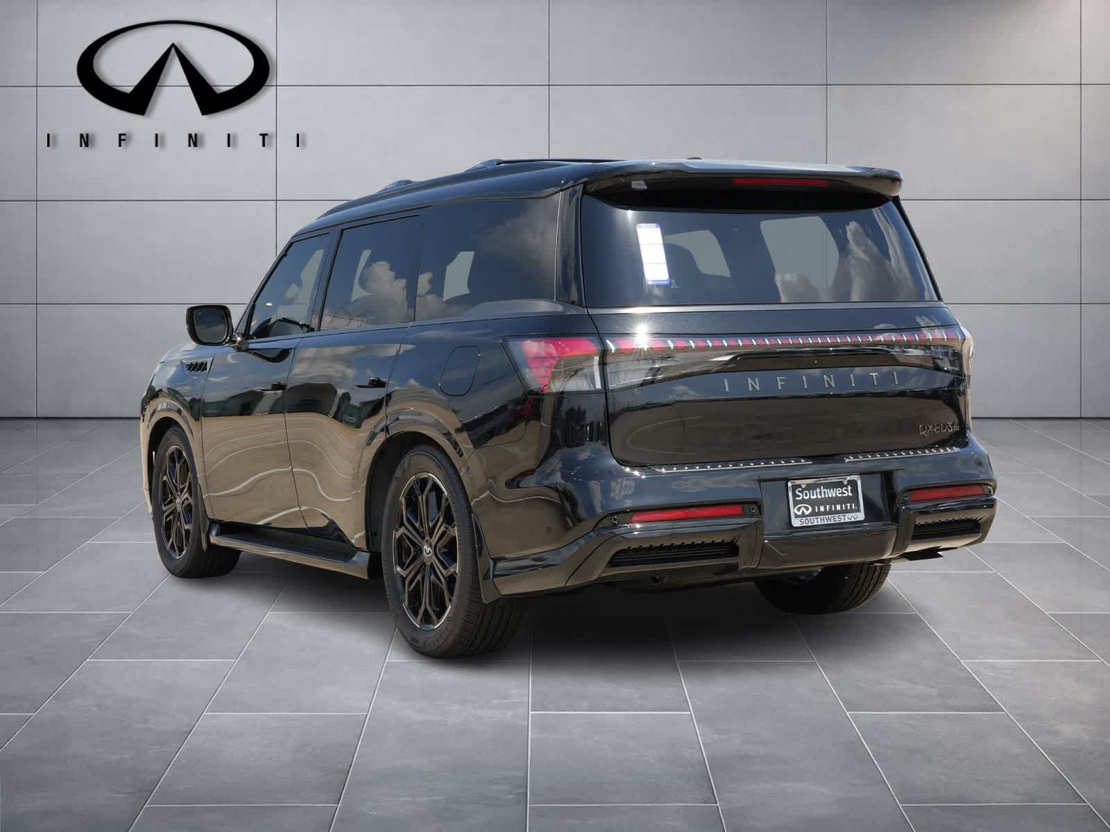 Thumbnail: 2026 INFINITI QX80 - 4