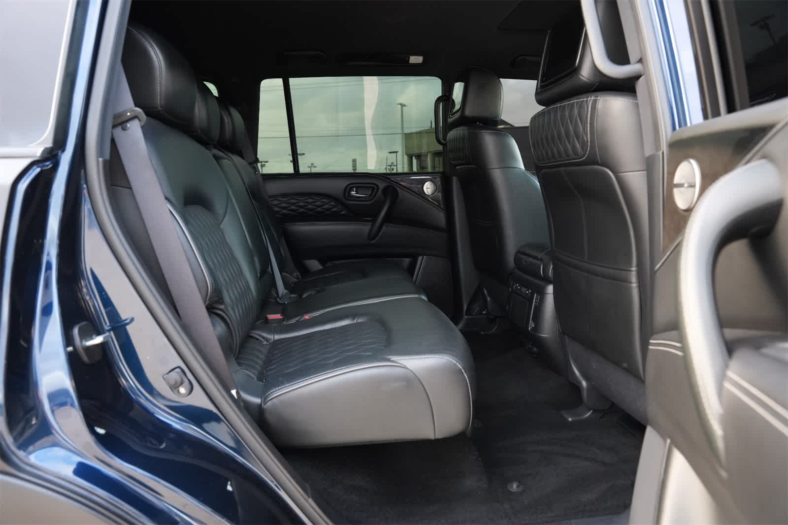 Thumbnail: 2022 INFINITI QX80 - 24