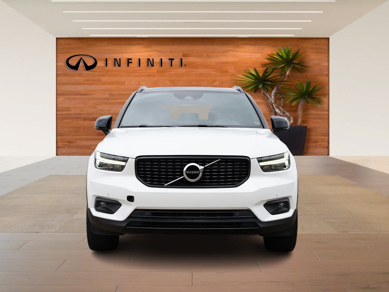 Thumbnail: 2020 Volvo XC40 - 2