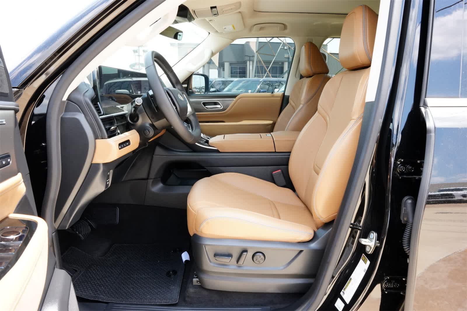 Thumbnail: 2025 INFINITI QX80 - 17