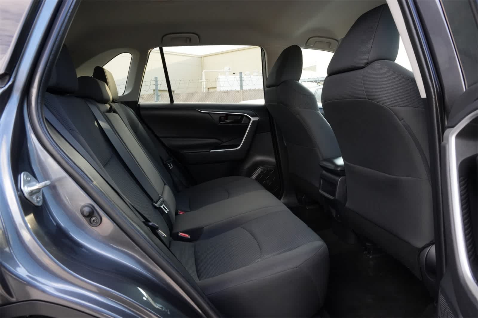 Thumbnail: 2020 Toyota RAV4 - 21